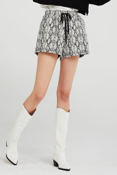 storets.com Veronica Shorts in Snake Print